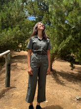 Cargar imagen en el visor de la galería, Overol Verde Musgo MANGA CORTA