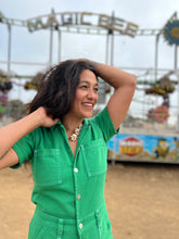 Cargar imagen en el visor de la galería, OVEROL MANGA CORTA VERDE ITACARE @plantawoman