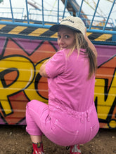 Cargar imagen en el visor de la galería, Overol Fresh Pink denim Manga corta