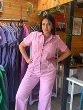 Cargar imagen en el visor de la galería, Overol  rosado bebe  denim manga corta
