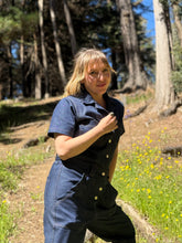 Cargar imagen en el visor de la galería, Overol  Mezclilla azul clásico
