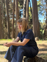 Cargar imagen en el visor de la galería, Overol  Mezclilla azul clásico
