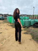 Cargar imagen en el visor de la galería, OVEROL NEGRO  GABARDINA MANGA CORTA   @plantawoman
